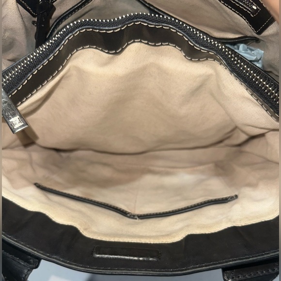 Michael Kors Vintage Black Aviator Tote in leather with silver hardware - Picture 6 of 10